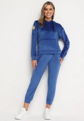 Granatowy Komplet Dresowy z Bawełną Bluza z Kapturem i Kieszenią Spodnie z Gumką w Talii Quesaria. Niebieskie bluzy damskie Born2be, m, bez wzorów, z bawełny, bez ramiączek, z kapturem. Za 89.99 zł.