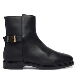 Botki Tommy Hilfiger. Czarne botki damskie Tommy Hilfiger, bez wzorów, bez obcasa, na płaskiej podeszwie, bez zapięcia. Za 649.99 zł.