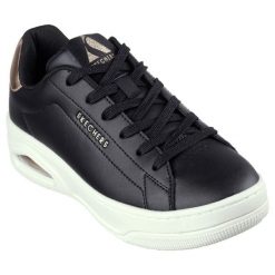 Buty Kobieta Skechers Uno Court czarny. Czarne obuwie sportowe damskie Skechers, bez wzorów, bez zapięcia. W wyprzedaży za 332.45 zł.