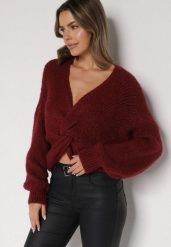Bordowy Sweter Oversize z Domieszką Wełny z Oryginalnym Dekoltem Lawedia. Czerwone swetry nierozpinane damskie Born2be, s, bez wzorów, z jeansu, eleganckie, bez kołnierzyka, bez ramiączek. Za 99.99 zł.