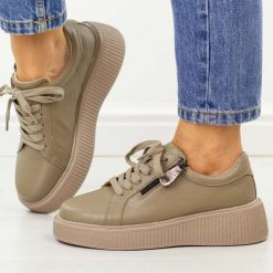 Beżowe skórzane sneakersy damskie T.Sokolski J26-301. Brązowe obuwie sportowe damskie Sokolski, na jesień, bez wzorów, z dzianiny, z okrągłym noskiem, bez zapięcia, trekkingowe. Za 269.00 zł.