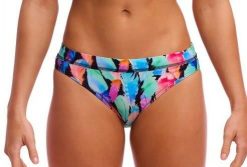 Bikini - dół od bikini Funkita Sports Brief Tickle Torture. Brązowe stroje kąpielowe damskie Funkita, l, bez wzorów, z elastanu. Za 129.00 zł.