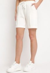 Białe Klasyczne Szorty z Gumką w Pasie i Wsuwanymi Kieszeniami Cadenzara. Białe szorty damskie Born2be, bez wzorów, eleganckie. Za 44.99 zł.