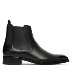 Sztyblety BOSS. Czarne botki męskie Boss, bez wzorów, bez obcasa, bez zapięcia. Za 3,089.00 zł.