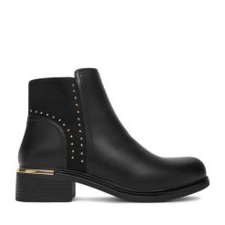 Botki DeeZee. Czarne botki damskie DeeZee, bez wzorów, bez obcasa, na płaskiej podeszwie, bez zapięcia. Za 179.99 zł.