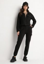 Czarny Komplet Dresowy Rozpinana Bluza z Klapami i Spodnie Typu Cargo Ezvisa. Czarne bluzy damskie Born2be, m, bez wzorów, z dresówki, bez ramiączek, bez kaptura. Za 84.99 zł.