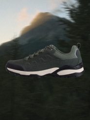 4F Niskie buty trekkingowe męskie - khaki 46. Brązowe trekkingi męskie 4F, przed kostkę, bez zapięcia. Za 349.99 zł.