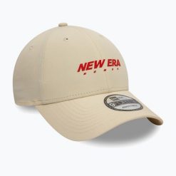 Czapka z daszkiem New Era NE Tech 9Forty. Brązowe czapki damskie New Era, na zimę, bez wzorów. Za 129.99 zł.