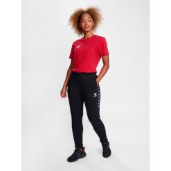 Koszulka damska Hummel Authentic. Czerwone bluzki damskie Hummel, l, bez wzorów, sportowe, bez kołnierzyka, bez ramiączek. Za 152.50 zł.