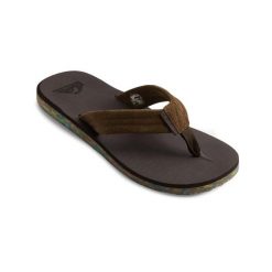 Sandały dla Mężczyzn CARVER SUEDE RECYCLED. Brązowe sandały męskie Quiksilver, bez wzorów, z gumy, sportowe, bez zapięcia. Za 149.99 zł.