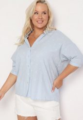 Jasnoniebieska Bawełniana Koszula z Krótkim Rękawem w Ozdobne Kropki Tinasenna. Niebieskie koszule damskie Born2be, plus size, bez wzorów, z bawełny, biznesowe, bez kołnierzyka, bez ramiączek. Za 79.99 zł.