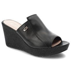 Czarne Klapki Lamanti Skórzane Buty Damskie. Czarne klapki damskie LAMANTI, na lato, z aplikacjami, ze skóry, eleganckie, bez obcasa, na koturnie, bez zapięcia. Za 239.00 zł.