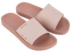 Klapki damskie obuwie plażowe Ipanema Classic Slide Fem. Czerwone klapki damskie Ipanema, na lato, z aplikacjami, z gumy, klasyczne, bez obcasa, na płaskiej podeszwie, bez zapięcia. Za 79.00 zł.