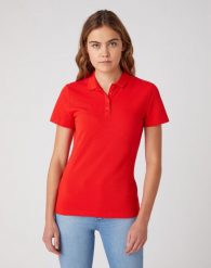 DAMSKI T-SHIRT WRANGLER POLO FLAME RED W7Q1-K4-R06 112132076. Czerwone t-shirty damskie Wrangler, s, bez wzorów, bez kołnierzyka, bez ramiączek. Za 99.99 zł.