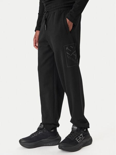 EA7 Emporio Armani Spodnie dresowe 7M001492 AF17787 UC001 Czarny Regular Fit. Czarne spodnie sportowe męskie EA7 Emporio Armani, m, bez wzorów, z bawełny. Za 559.99 zł.