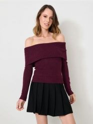 Sweter z dekoracyjnym dekoltem - czerwony. Czerwone swetry nierozpinane damskie Sinsay, l, bez wzorów, bez kołnierzyka, bez ramiączek. Za 59.99 zł.
