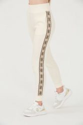 GUESS Beżowe damskie spodnie dresowe Britney Jogger, Rozmiar XL. Brązowe spodnie dresowe damskie Guess, z aplikacjami, z dresówki. W wyprzedaży za 265.99 zł.