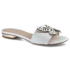 Klapki damskie Damiss, naturalna skóra licowa w białym kolorze z szerokim paskiem zdobionym ażurową metalową aplikacją oraz niską płaską podeszwą z d. Białe klapki damskie DAMISS, z aplikacjami, ze skóry, biznesowe, bez obcasa, na płaskiej podeszwie, bez zapięcia. Za 209.00 zł.