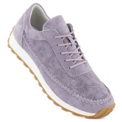 Skórzane półbuty damskie zamszowe purpurowe Sergio Leone SP001. Fioletowe półbuty damskie Sergio Leone, w ażurowe wzory, ze skóry, bez obcasa, bez zapięcia. Za 179.99 zł.