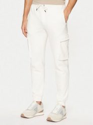 Guess Spodnie materiałowe Z4YB08 K9V31 Écru Regular Fit. Spodnie materiałowe męskie Guess, z aplikacjami, z bawełny. Za 299.99 zł.