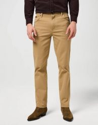 MESKIE SPODNIE WRANGLER TEXAS TIGERS EYE 112371695. Spodnie materiałowe męskie Wrangler, bez wzorów, z materiału. Za 219.99 zł.