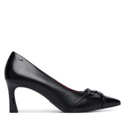 Szpilki Tamaris. Czarne szpilki damskie Tamaris, bez wzorów, bez obcasa, na szpilce, bez zapięcia. Za 404.99 zł.