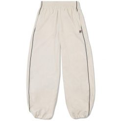 Damskie spodnie dresowe Fila San Siro. Białe spodnie materiałowe damskie Fila, bez wzorów, z dresówki, sportowe, długie, na fitness i siłownię. W wyprzedaży za 310.50 zł.