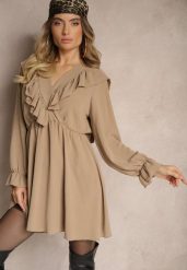 Ciemnobeżowa Kopertowa Sukienka z Żabotem Ozdobiona Falbankami Melosia. Brązowe sukienki damskie Renee, na co dzień, bez wzorów, eleganckie, bez kołnierzyka, bez ramiączek, mini, kopertowe. Za 59.99 zł.