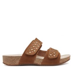 Klapki Josef Seibel. Brązowe klapki damskie Josef Seibel, bez wzorów, bez obcasa, bez zapięcia. Za 279.99 zł.