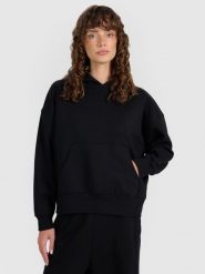 4F Bluza dresowa nierozpinana z kapturem damska - czarna XS. Czarne bluzy damskie 4F, uniwersalny, bez wzorów, z bawełny, klasyczne, bez ramiączek, z kapturem. W wyprzedaży za 59.99 zł.