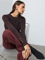 Dopasowany sweter z wiskozą - dark grey jeans. Szare swetry nierozpinane damskie Sinsay, l, bez wzorów, z jeansu, bez kołnierzyka, bez ramiączek. Za 35.99 zł.