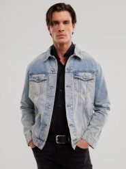Kurtka męska jeansowa niebieska Charlie 199. Niebieskie kurtki męskie BIG STAR, l, bez wzorów, z jeansu, bez kaptura. W wyprzedaży za 229.99 zł.