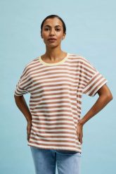 Bluza w paski brązowa. Brązowe bluzy damskie MOODO, l, bez wzorów, bez ramiączek, bez kaptura. W wyprzedaży za 39.99 zł.
