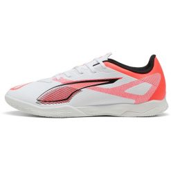 Buty piłkarskie Puma Ultra 5 Play IT. Białe obuwie trekkingowe damskie Puma, z gumy, bez zapięcia. Za 244.75 zł.