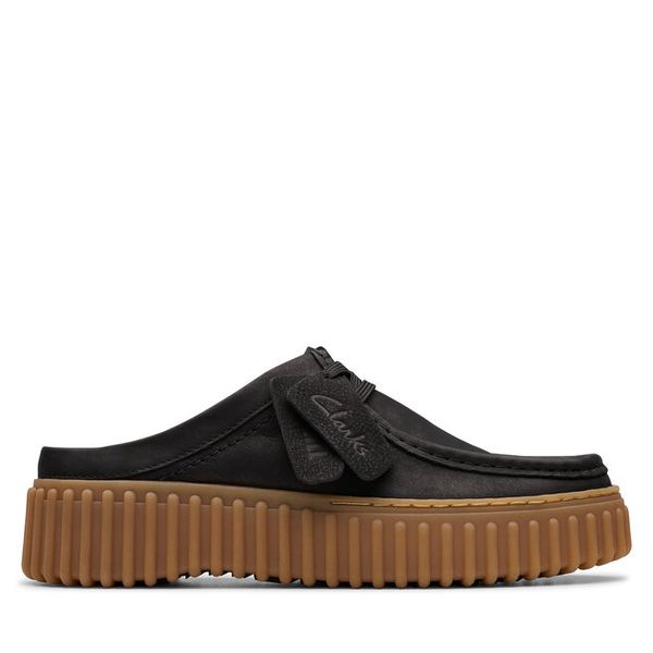 Klapki Clarks. Czarne klapki damskie Clarks, bez wzorów, bez obcasa, bez zapięcia. Za 289.99 zł.