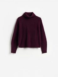 Wełniany sweter - ciemnofioletowy. Fioletowe swetry nierozpinane damskie Reserved, l, bez wzorów, z wełny, bez kołnierzyka, bez ramiączek. Za 199.99 zł.