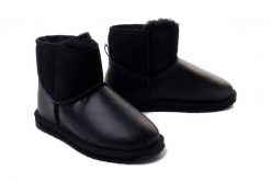 EMU AUSTRALIA W12926 Alison black, botki damskie. Czarne botki damskie Emu Australia, na zimę, bez wzorów, z wełny, bez obcasa, bez zapięcia. Za 769.90 zł.
