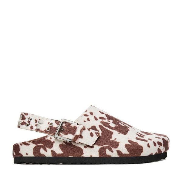 Klapki JENNY. Brązowe klapki damskie Jenny, bez wzorów, bez obcasa, bez zapięcia. Za 129.99 zł.