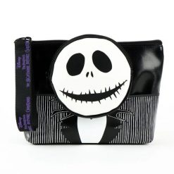 Podróżna torba toaletowa Cerda Disney Nightmare Before Christmas. Czarne torby podróżne damskie Cerda, z aplikacjami, z materiału. Za 166.50 zł.