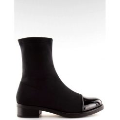 Botki elastyczne czarne NC780 Black. Czarne botki damskie ButyModne, bez wzorów, z materiału, eleganckie, przed kolano, bez obcasa, na płaskiej podeszwie, bez zapięcia. W wyprzedaży za 119.00 zł.
