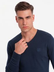Męski elegancki sweter BASIC V-neck z wiskozą granatowy V2 OM-SWBS-0107 S. Niebieskie swetry męskie Ombre, m, bez wzorów, z wiskozy, eleganckie, bez kołnierzyka, bez ramiączek. Za 136.15 zł.