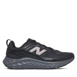 Buty do biegania New Balance. Czarne obuwie sportowe damskie New Balance, bez wzorów, bez zapięcia, do biegania. Za 449.99 zł.