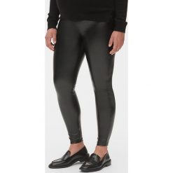 Legginsy ciążowe w kolorze czarnym. Czarne legginsy damskie Gap Women, bez wzorów, ze skóry. W wyprzedaży za 109.95 zł.