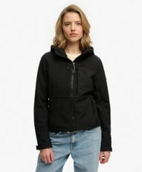 Superdry Kurtka Hooded Classic Trekker slim, wodoodporna, poliester z recyklingu. Czarne kurtki męskie Superdry, bez wzorów, z elastanu, eleganckie. Za 431.15 zł.