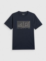 4F T-shirt regular z nadrukiem męski - granatowy L. Niebieskie t-shirty męskie 4F, l, bez wzorów, z dresówki, bez kołnierzyka, bez ramiączek. Za 69.99 zł.