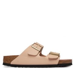 Klapki Birkenstock. Brązowe klapki damskie Birkenstock, bez wzorów, bez obcasa, bez zapięcia. Za 449.99 zł.