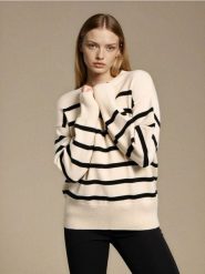 Sweter w paski z wiskozy - beżowy. Brązowe swetry nierozpinane damskie Sinsay, l, bez wzorów, z wiskozy, bez kołnierzyka, bez ramiączek. Za 59.99 zł.