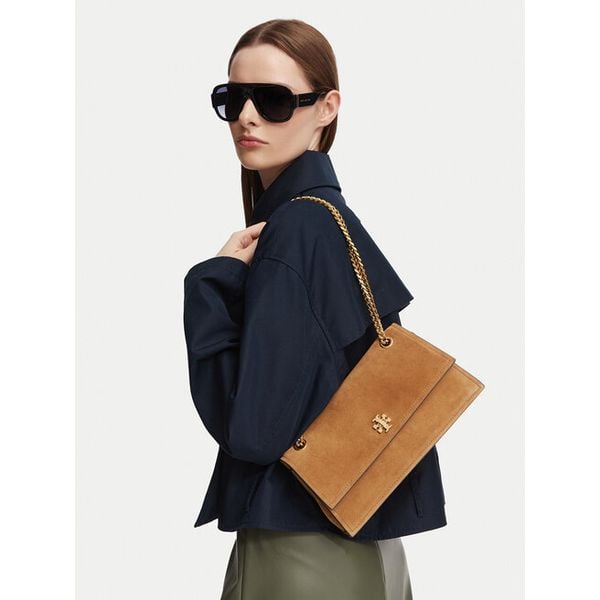Torebka Tory Burch. Brązowe listonoszki damskie Tory Burch, bez wzorów, bez dodatków. Za 2,759.00 zł.