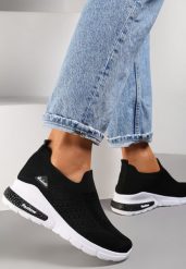 Czarne Buty Sportowe Amathane. Czarne obuwie sportowe damskie Renee, z aplikacjami, bez zapięcia. Za 44.99 zł.