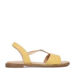Sandały Lasocki. Żółte sandały damskie Lasocki, bez wzorów, bez obcasa, na płaskiej podeszwie, bez zapięcia. Za 129.99 zł.